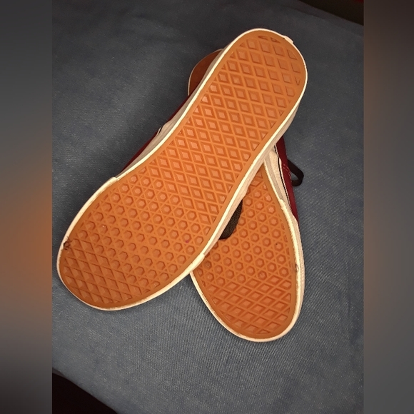 Maroon Vans - Like new - Picture 5 of 5